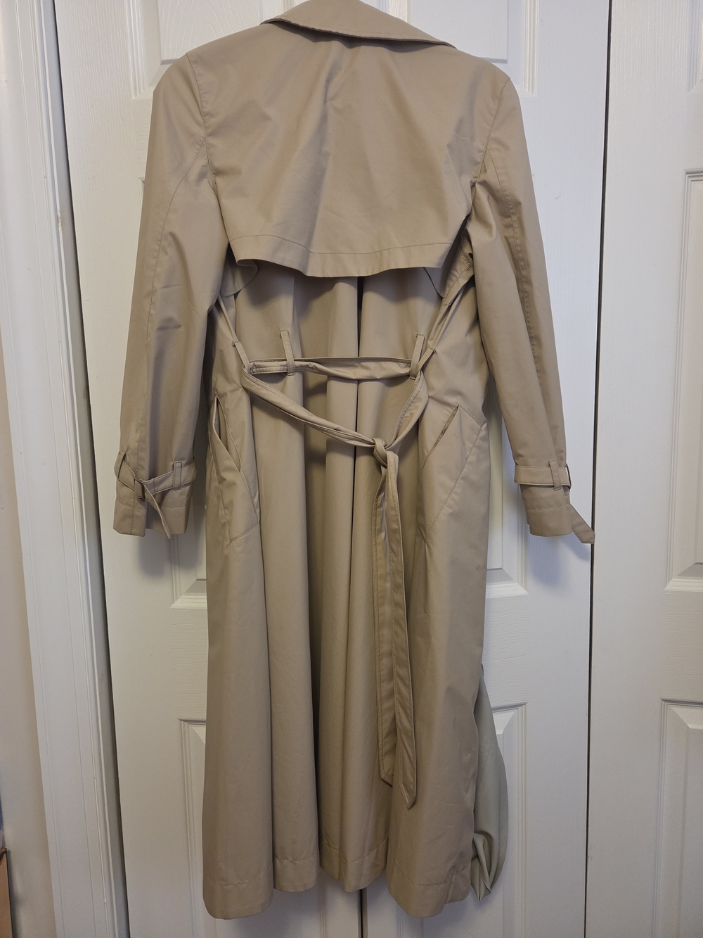 Saint + Sofia Classic Beige Trench Coat with Belt - Picture 6 of 6